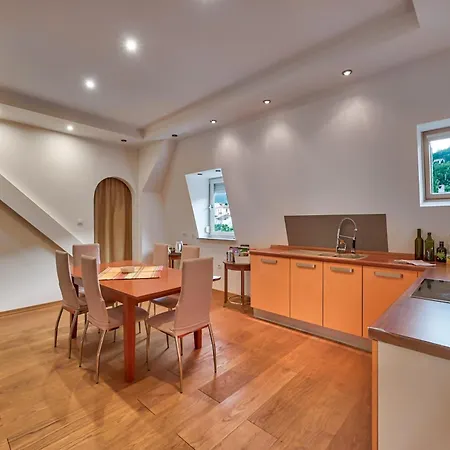 Lux Gold Appartement *